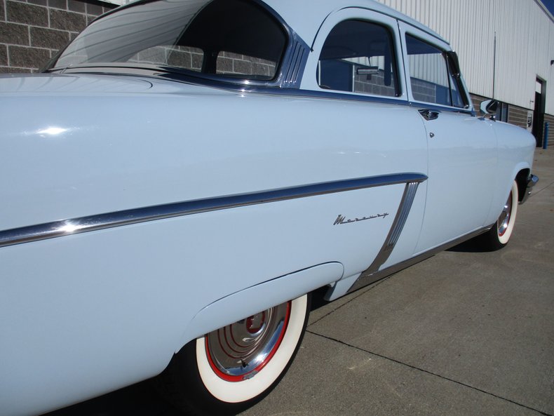 1952 Mercury 2 Door Sedan 32