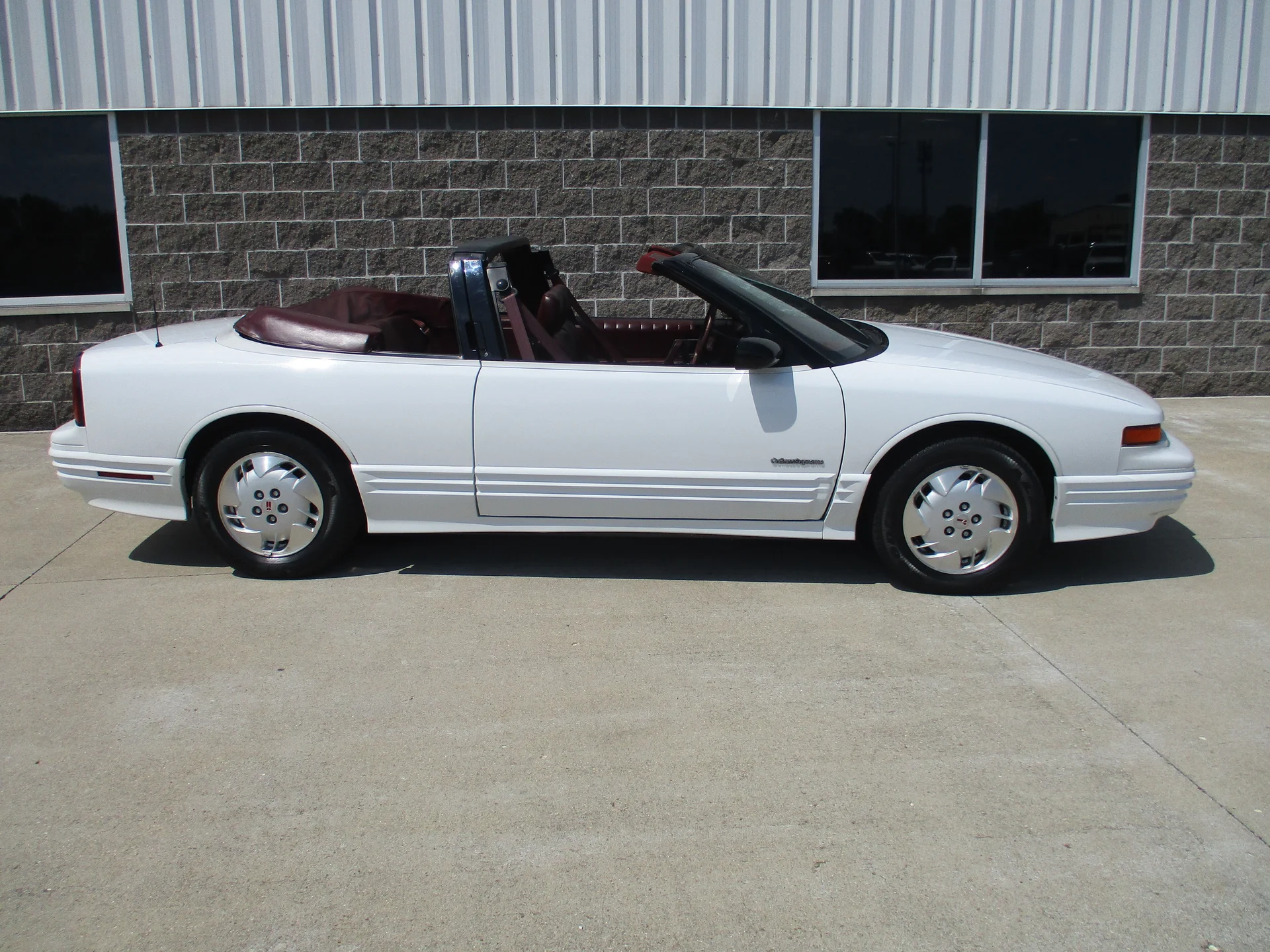 1993 Oldsmobile Cutlass Supreme - Photo 10