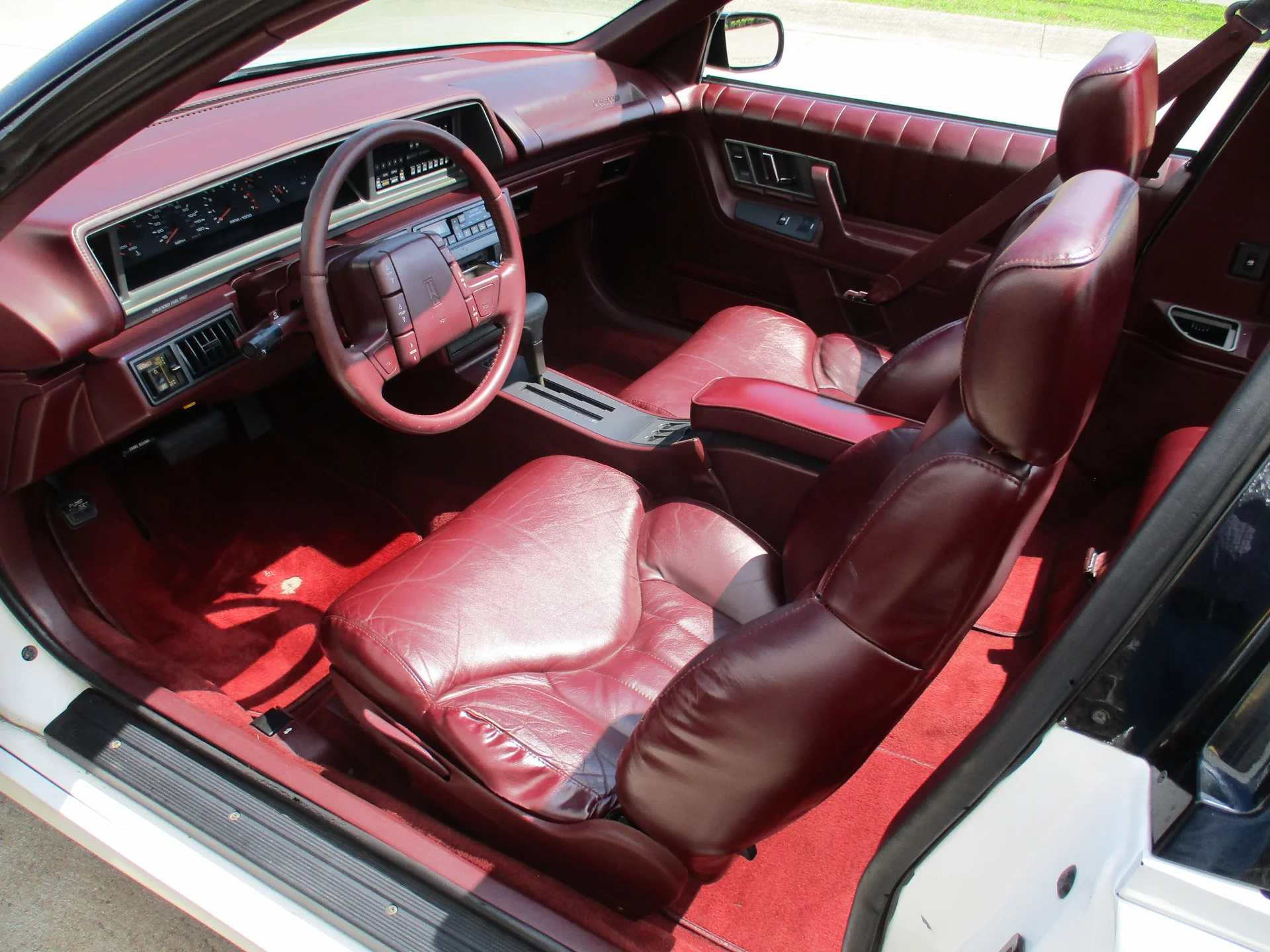 1993 Oldsmobile Cutlass Supreme - Photo 37