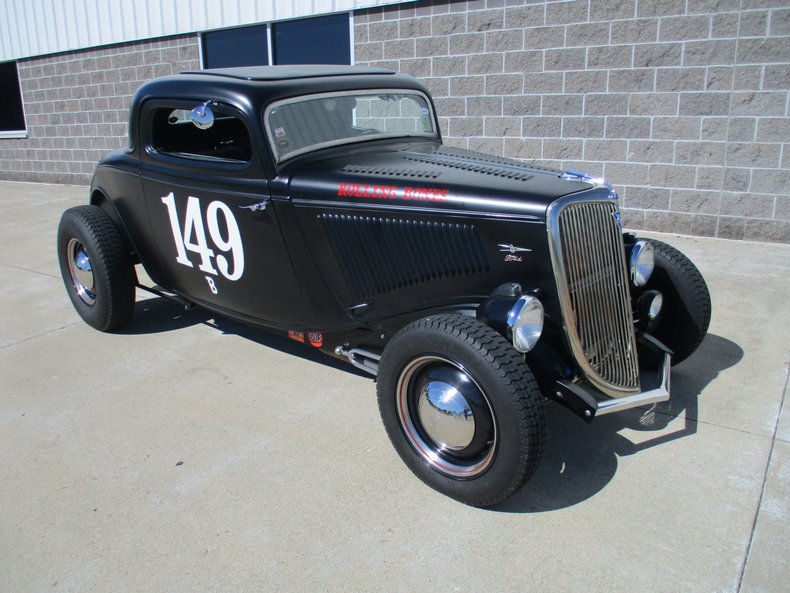 1934 Ford 3 Window Hiboy Coupe 2