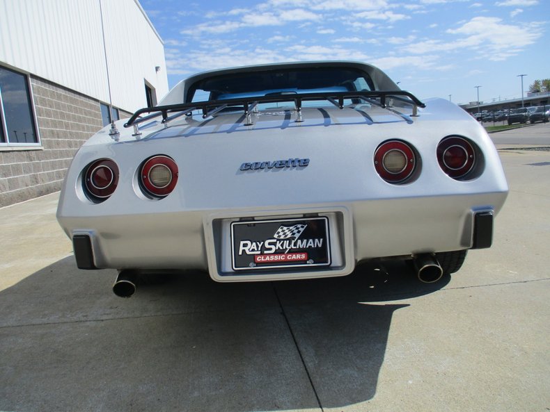 1977 Chevrolet Corvette 8