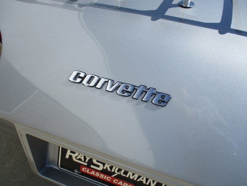 1977 Chevrolet Corvette 10