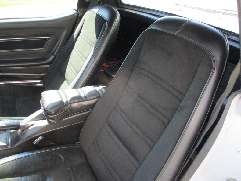 1977 Chevrolet Corvette 34