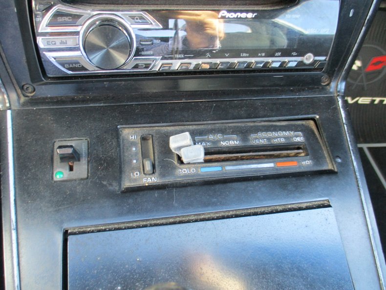 1977 Chevrolet Corvette 39