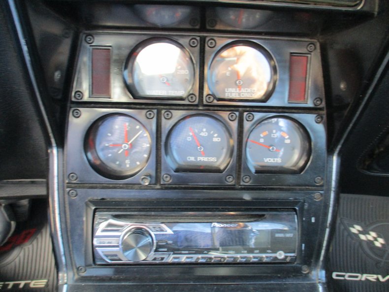 1977 Chevrolet Corvette 38