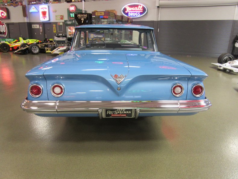 1961 Chevrolet Biscayne 12