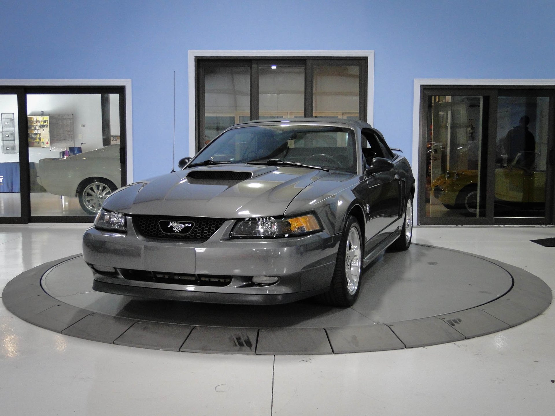 2004 ford mustang 2dr conv gt deluxe