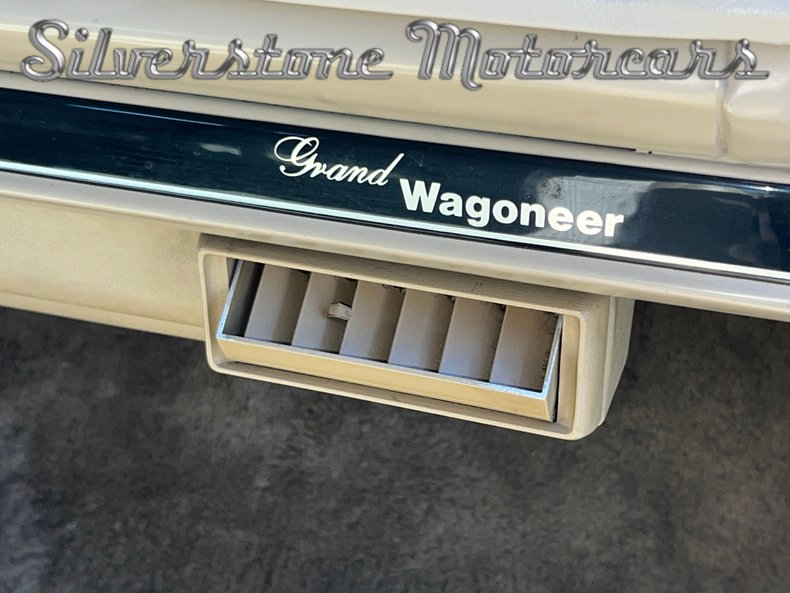 1001335 | 1989 Jeep Grand Wagoneer | Silverstone Motorcars, LLC