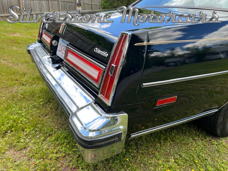 1001340 | 1977 Oldsmobile Delta 98 Luxury | Silverstone Motorcars, LLC