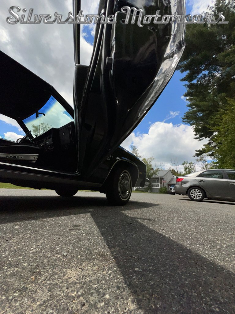 1001340 | 1977 Oldsmobile Delta 98 Luxury | Silverstone Motorcars, LLC