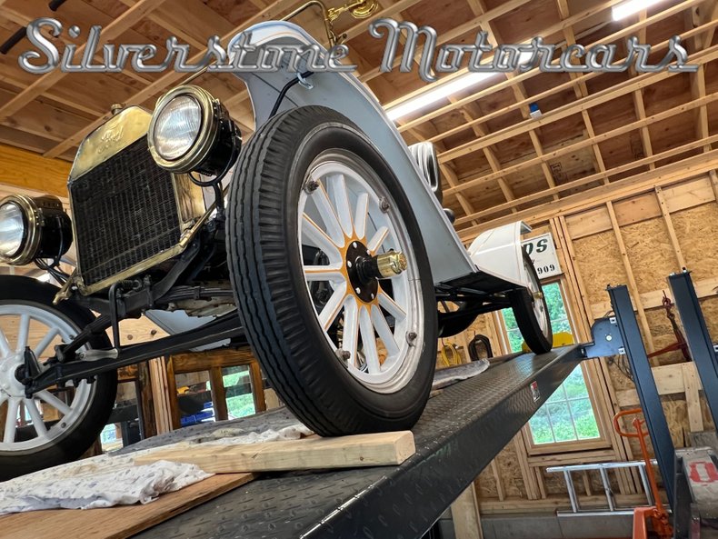 1001454 | 1913 Ford Model T Speedster | Silverstone Motorcars, LLC