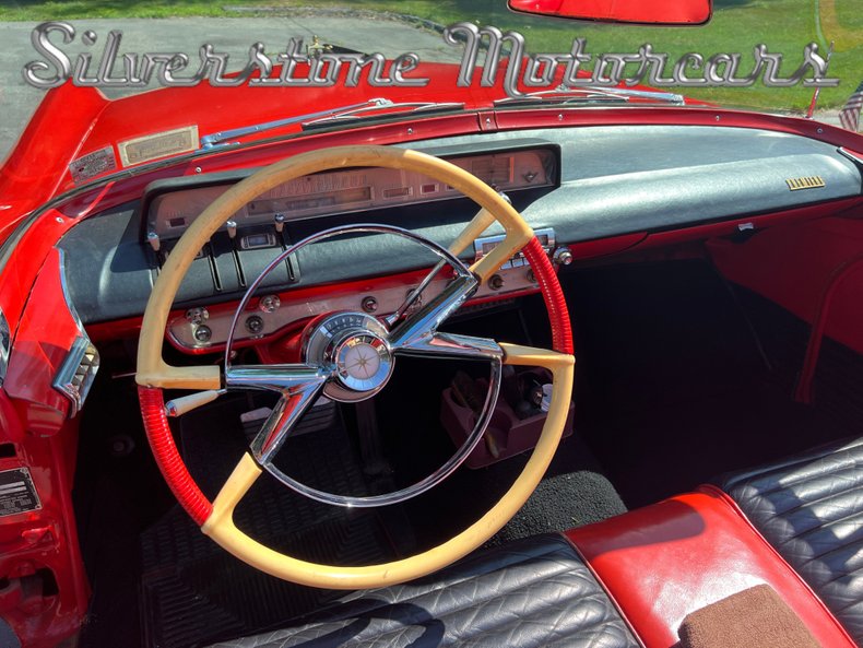 1001462 | 1956 Lincoln Premiere | Silverstone Motorcars, LLC