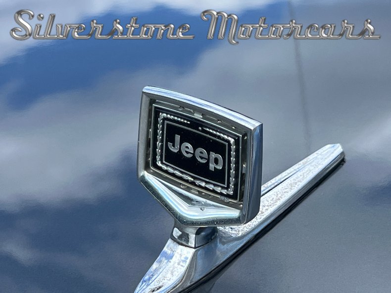 1001313 | 1989 Jeep Grand Wagoneer | Silverstone Motorcars, LLC