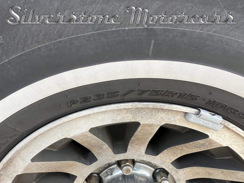 1001313 | 1989 Jeep Grand Wagoneer | Silverstone Motorcars, LLC