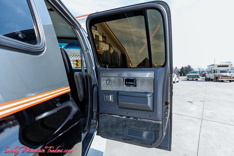 1988 GMC Suburban - Smokey Mountain Traders