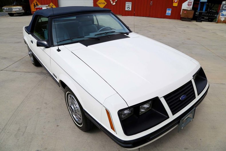 1983 Ford Mustang 3