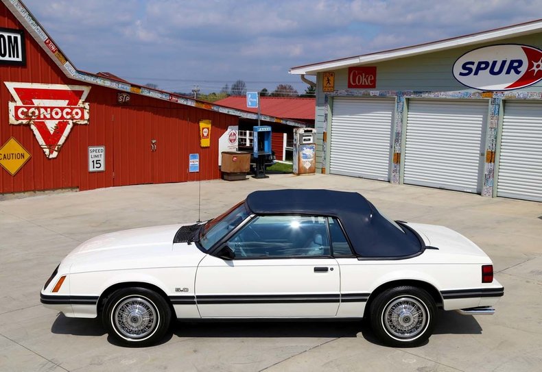 1983 Ford Mustang 13
