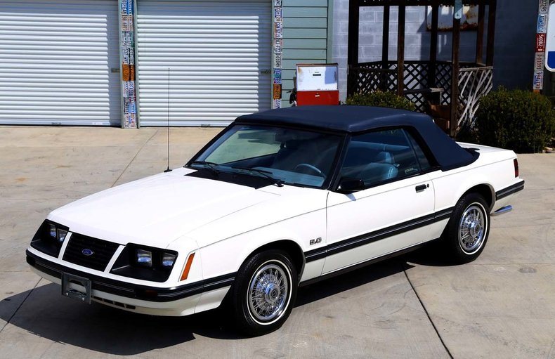 1983 Ford Mustang 8