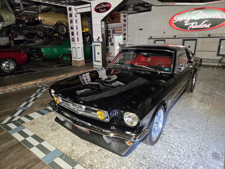 1965 Ford Mustang 2