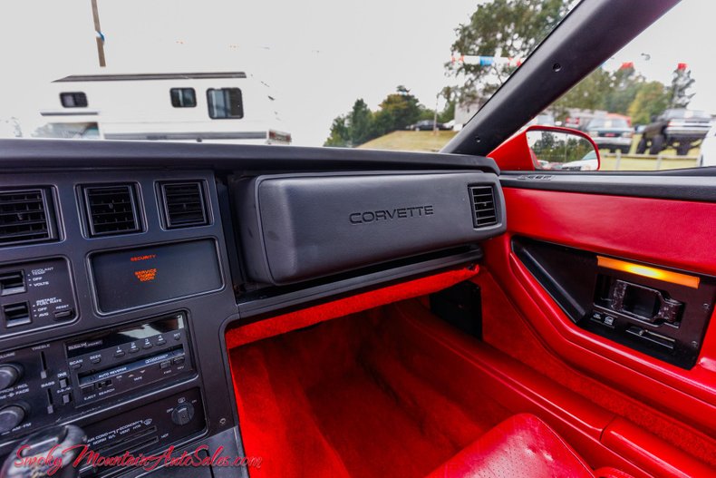 1985 Chevrolet Corvette 34