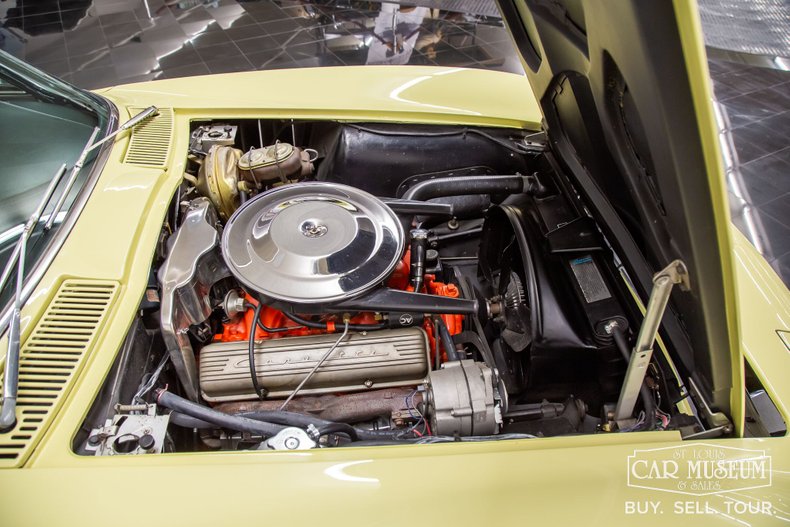 1965 Chevrolet Corvette 26