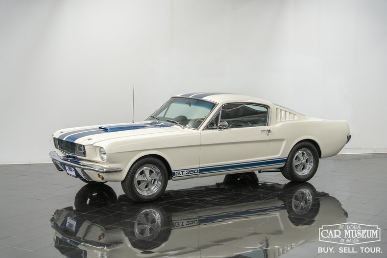 1965 Ford Mustang Fastback 2