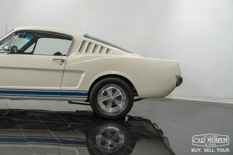 1965 Ford Mustang Fastback 18