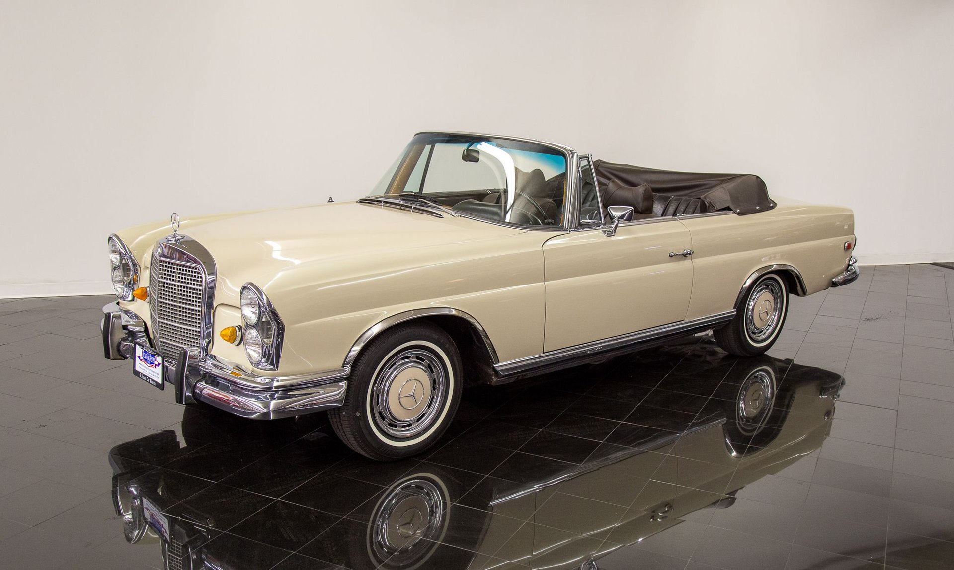 1969 Mercedes-Benz 280SE For Sale | St. Louis Car Museum