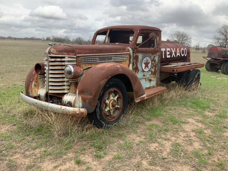 1946 Diamond T Texaco Tanker display piece