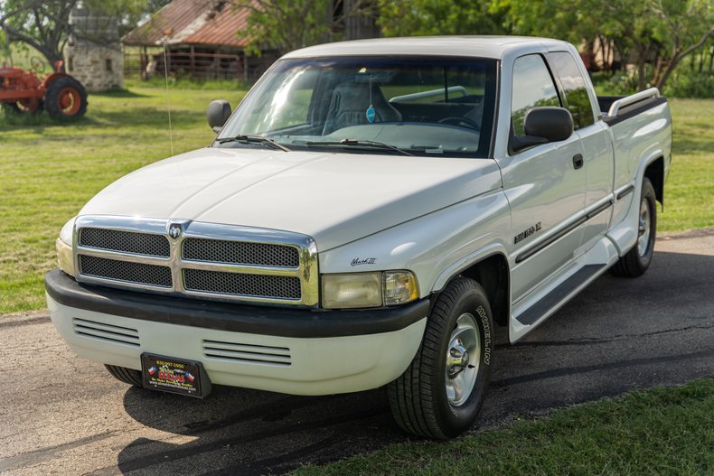 thumbnail image 2 of Graphic Express QG-834 Door Decal Set For 1999-2001 Dodge Ram 1500 V8 Magnum 2 of 6