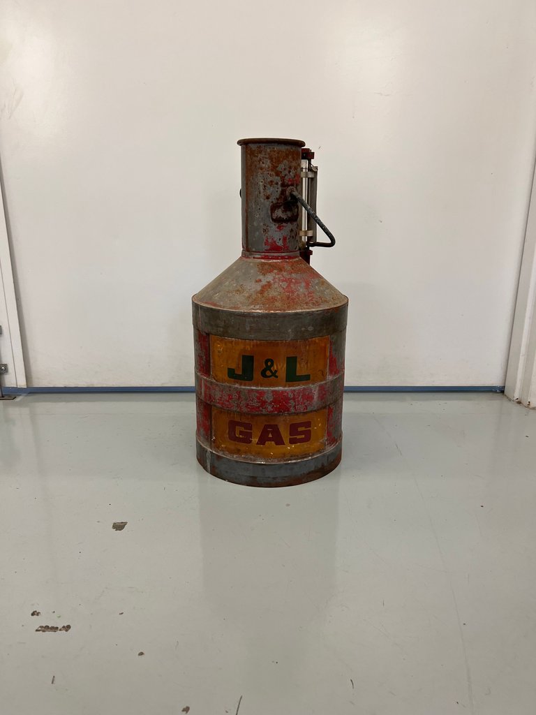 J &  L metal gas can