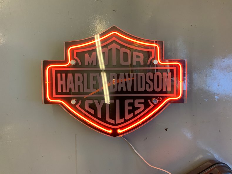Harley-Davidson Motor Cycles Logo Ghost Clock with Neon