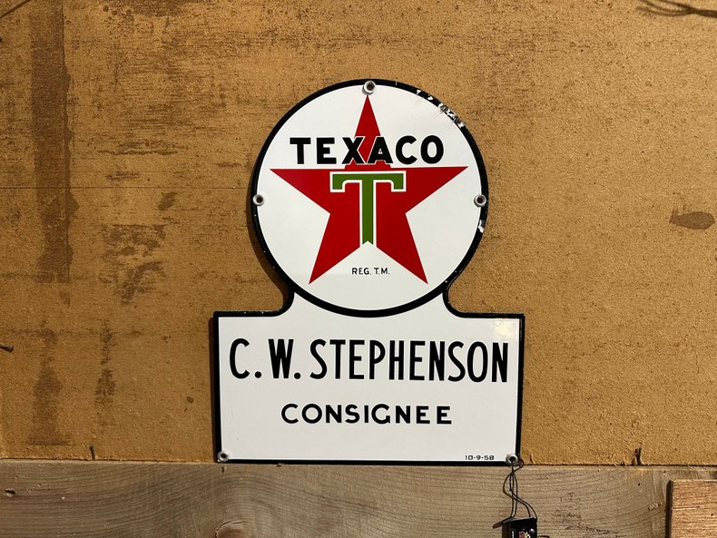 Original Texaco Consignee Porcelain Key Hole Sign