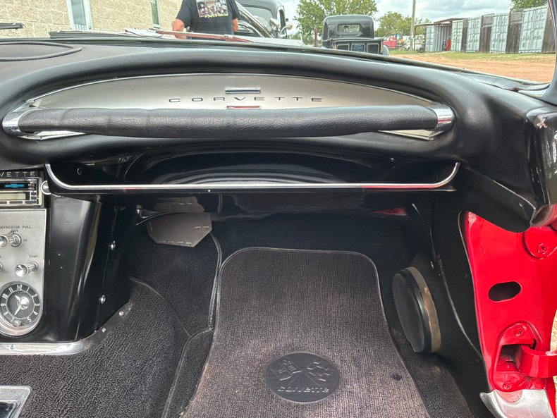 1962 Chevrolet Corvette 24
