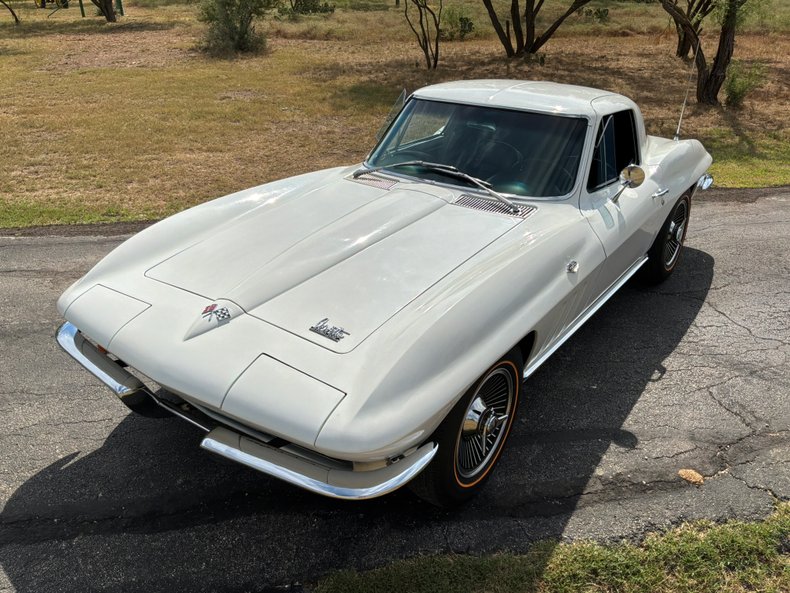 1966 Chevrolet Corvette 11