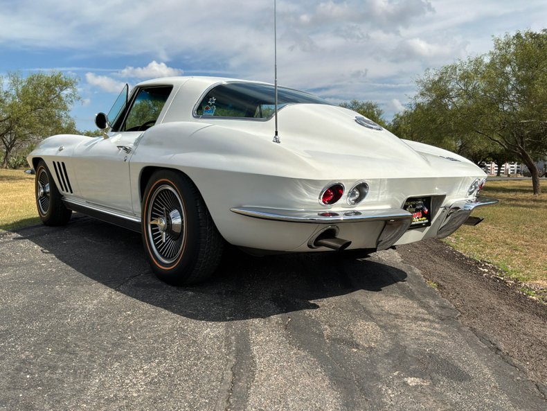 1966 Chevrolet Corvette 33