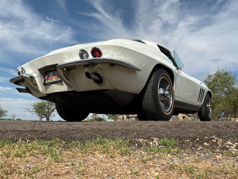 1966 Chevrolet Corvette 37