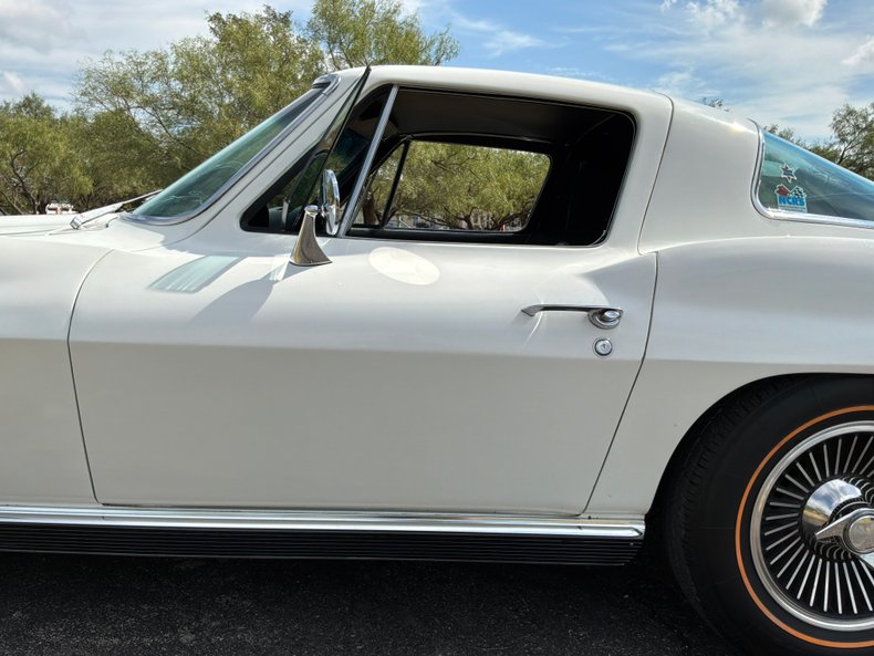 1966 Chevrolet Corvette 16