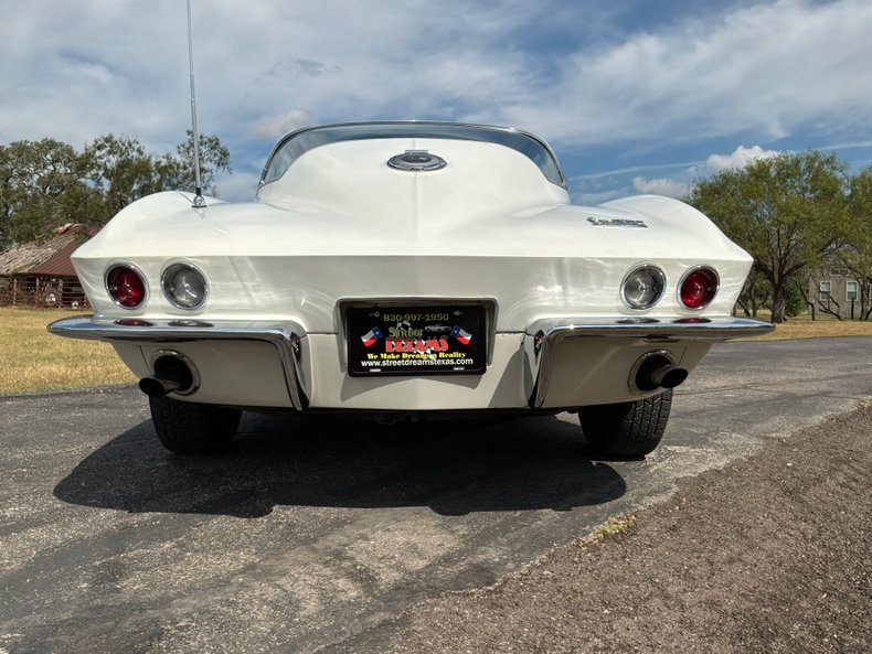 1966 Chevrolet Corvette 35