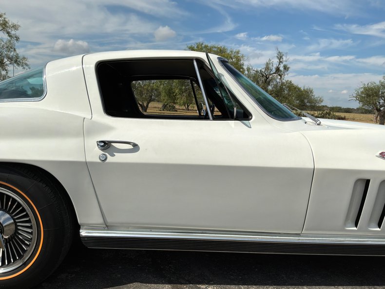 1966 Chevrolet Corvette 43