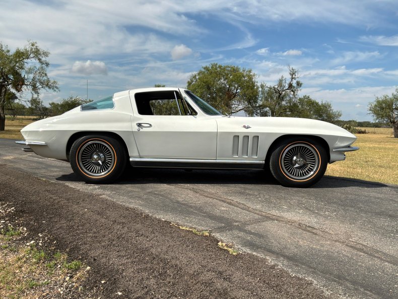 1966 Chevrolet Corvette 40