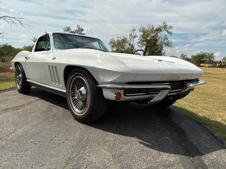 1966 Chevrolet Corvette 46