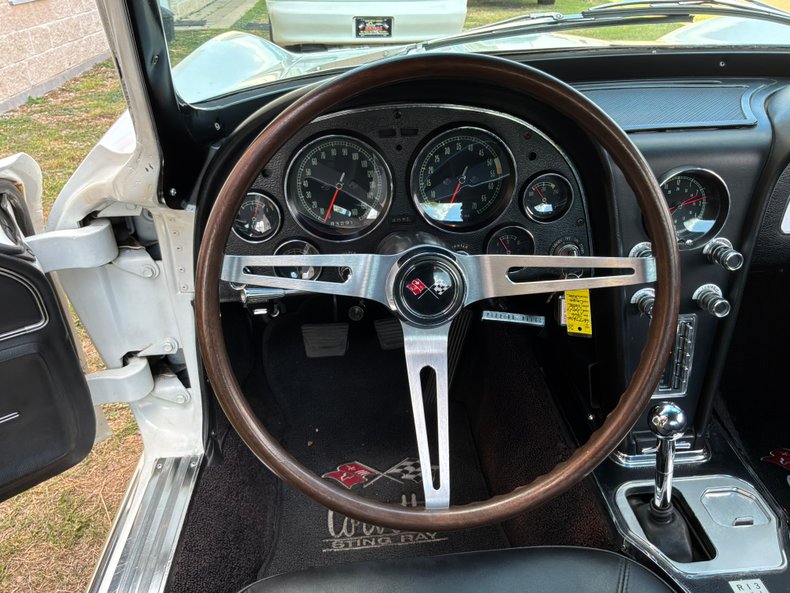 1966 Chevrolet Corvette 19