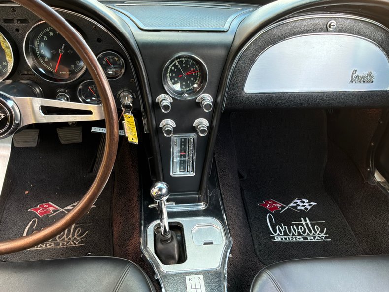1966 Chevrolet Corvette 21