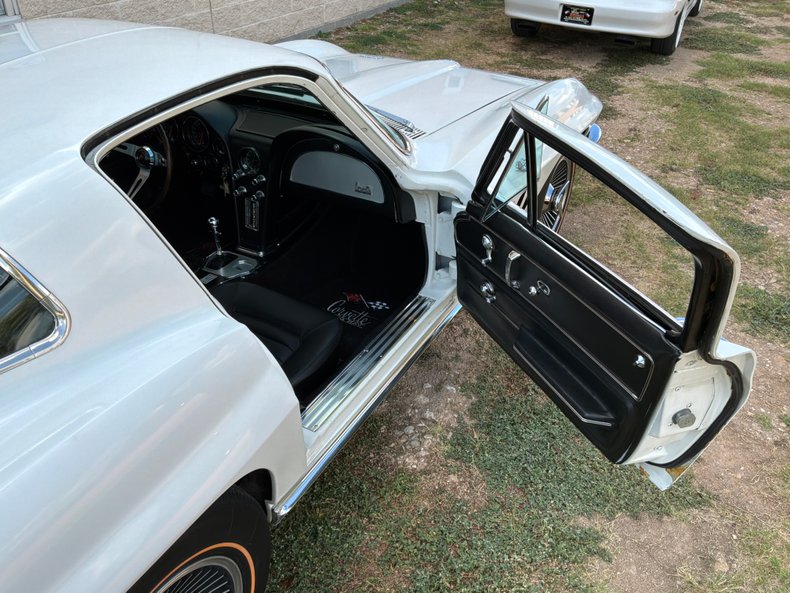 1966 Chevrolet Corvette 25