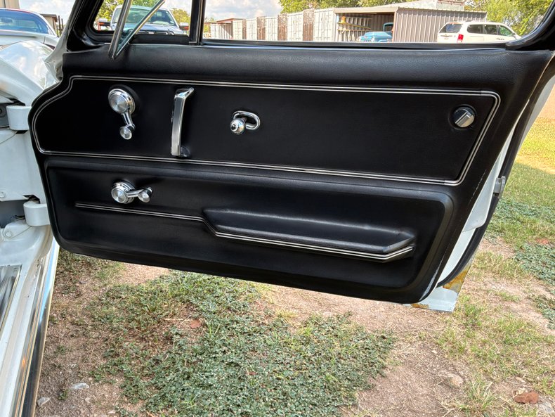 1966 Chevrolet Corvette 24