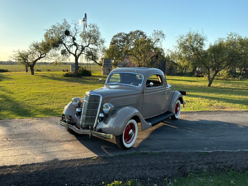 1935 Ford Model 48 11