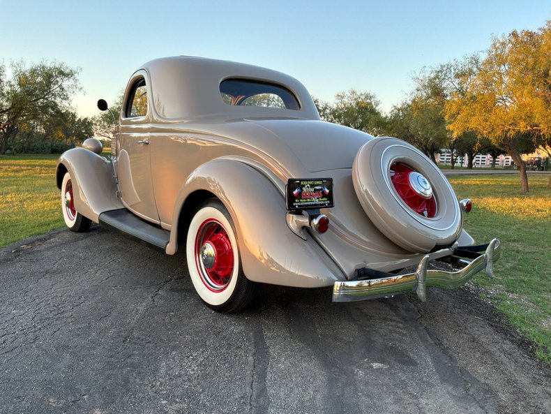 1935 Ford Model 48 35