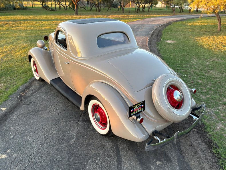 1935 Ford Model 48 3