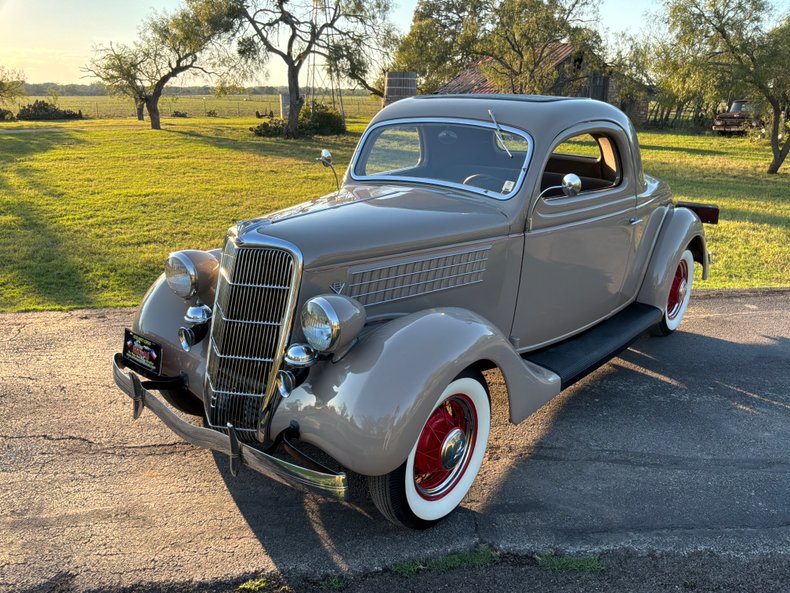 1935 Ford Model 48 105